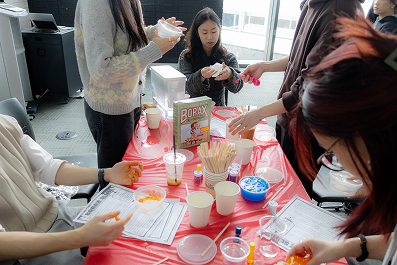 UWVSA Destress Cafe (Slime Making)